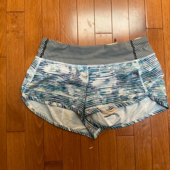 Lululemon size 4 short lot - Picture 2 of 7